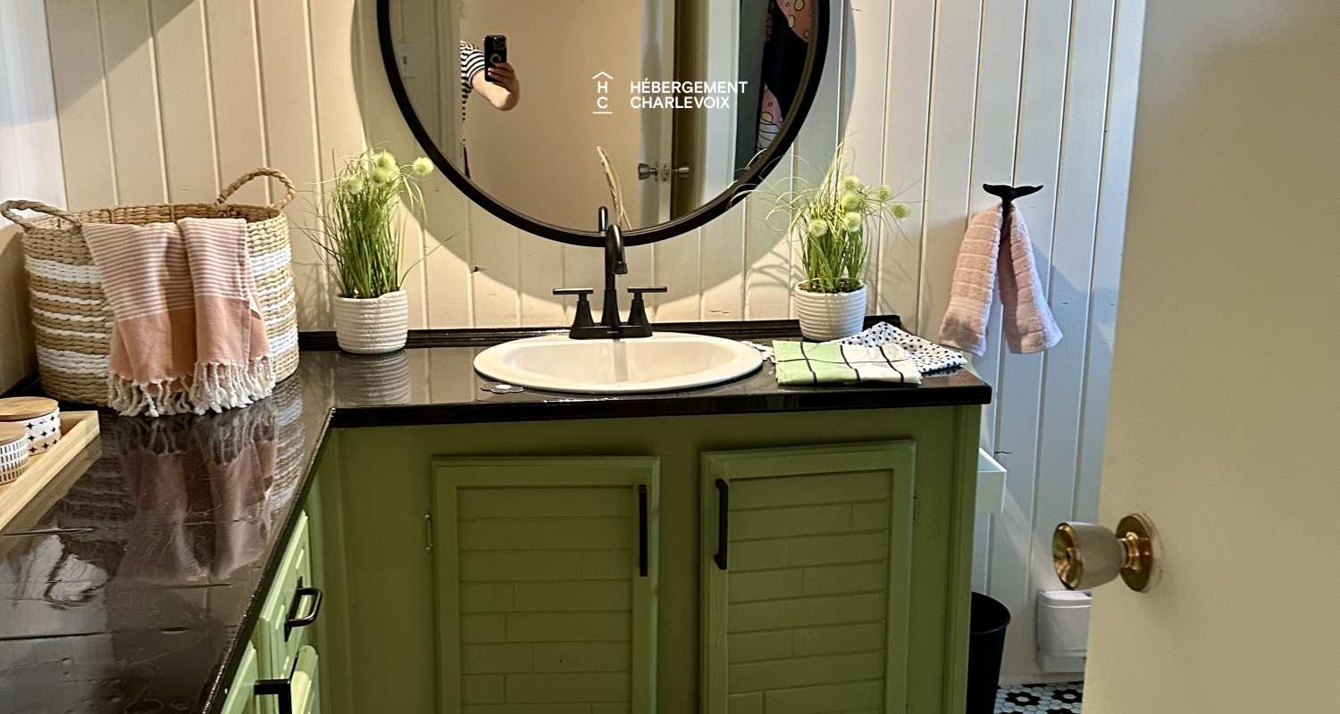 MIG-316 - A few minutes walk from the St. Lawrence River.